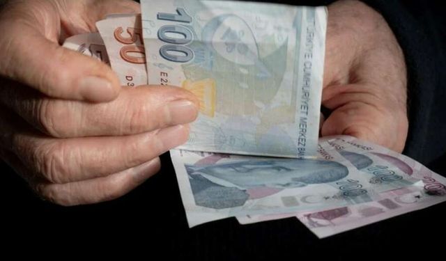 AK Parti'den 'en düşük emekli maaşına zam' açıklaması