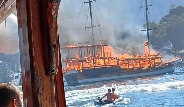 Denizde can pazarı: Gezi teknesi bir anda alev topuna döndü