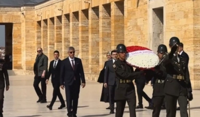 Yeni Sağlık Bakanı Memişoğlu Anıtkabir'i ziyaret etti