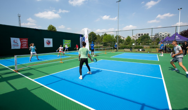 Bursa'nın ilk 'Pickleball Turnuvası' düzenlendi