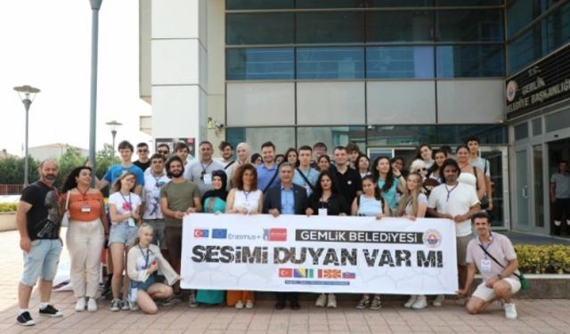 "Sesimi duyan var mı?" projesi katılımcıları Gemlik'te