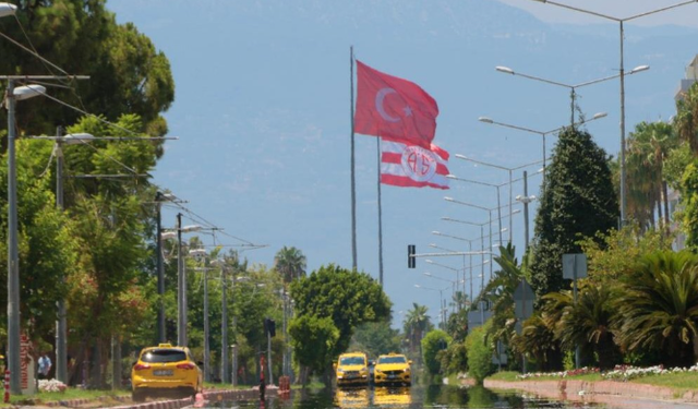 'Tehlikeli sıcaklık' uyarısı! Sokaklar boş kaldı