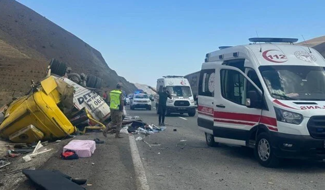 Erzincan'da katliam gibi kaza: 4 ölü, 2 yaralı