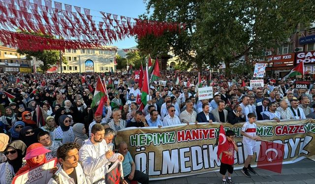 Bursa’da binlerce kişi Filistin ve Haniye için yürüdü