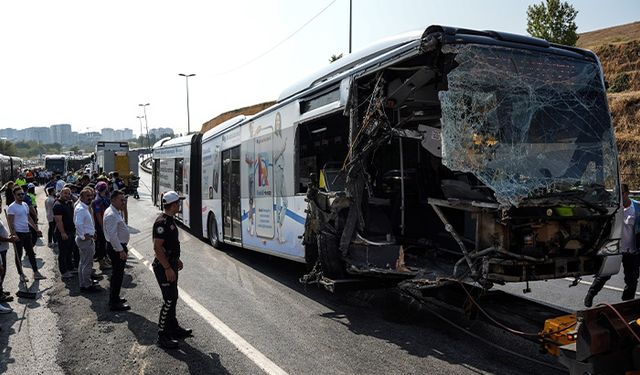 Metrobüs kazasına ilişkin 5 kişi tutuklandı