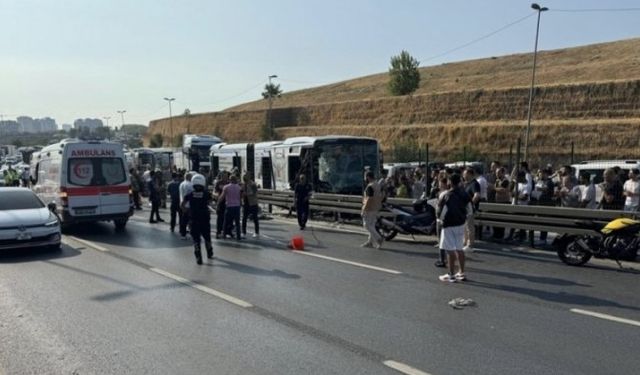 İstanbul'da feci metrobüs kazası: 1 ölü, 50 yaralı!