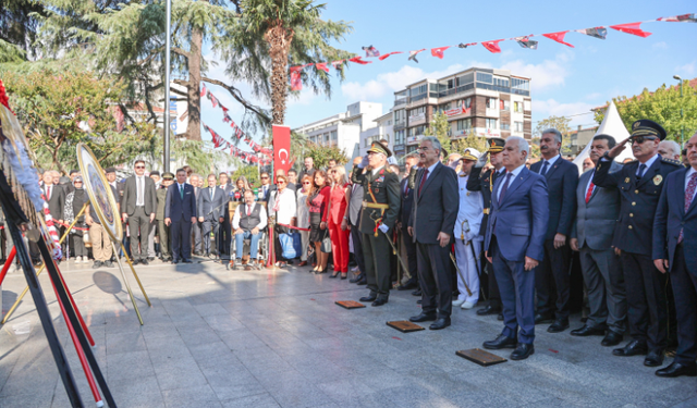 Protokol Atatürk Anıtı'nda buluştu