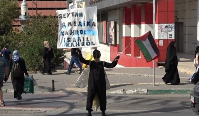 Bursa'da hayvan kostümlü İsrail protestosu!