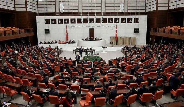 TBMM’de AK Parti ve CHP’nin sandalye sayısı yükseldi