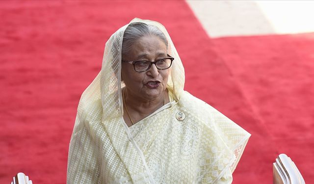 Bangladeş’te ülkeden kaçan Hasina’ya cinayet soruşturması