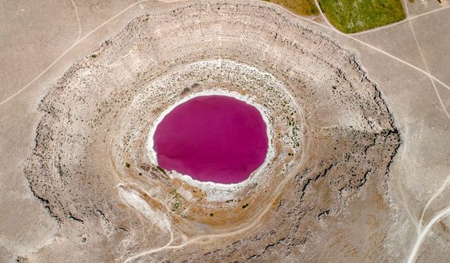 Bir zamanlar pembeydi… Meyil Gölü tamamen kurudu