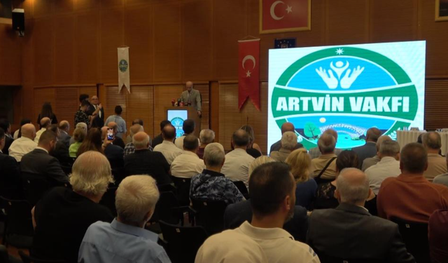 Artvin Vakfı’nda Adnan Demirci güven tazeledi