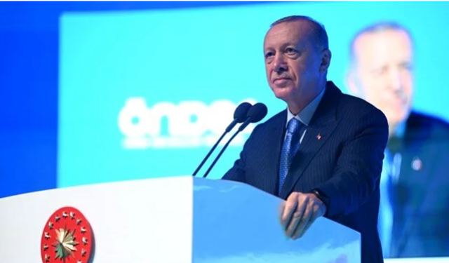 Erdoğan: 'Bu kılıçları kime çekiyorsunuz?'