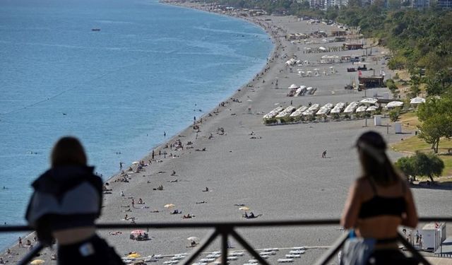 Yaz sıcağı geri döndü, plajlar doldu