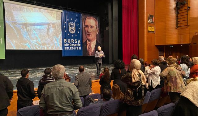 Sunay Akın, 'Cumhuriyet'e giden yol'da Bursalılar ile buluştu