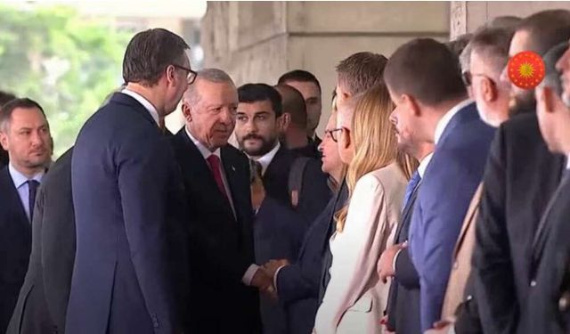 Erdoğan Sırbistan'da törenle karşılandı