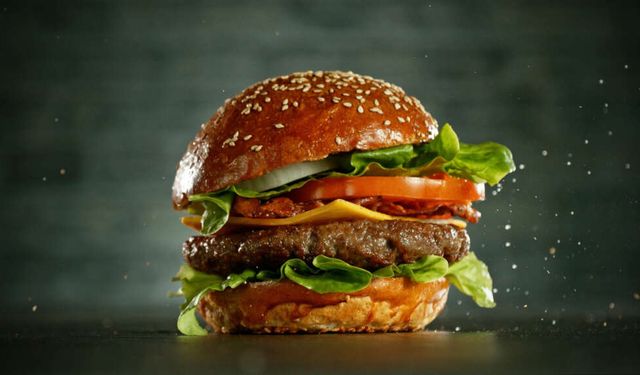 Ünlü hamburger zincirinde salgın! 1 kişi öldü 49 kişi hastalandı