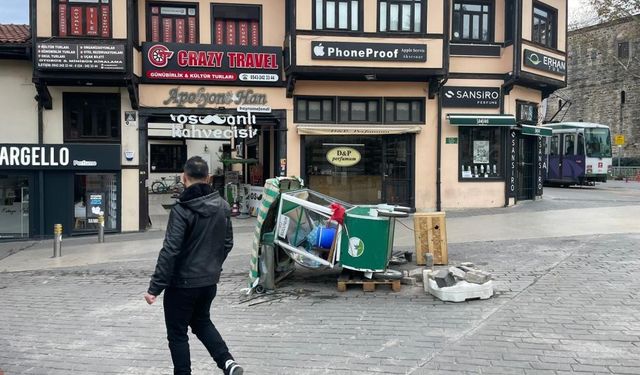 Bursa’da şiddetli lodos hayatı felç etti!