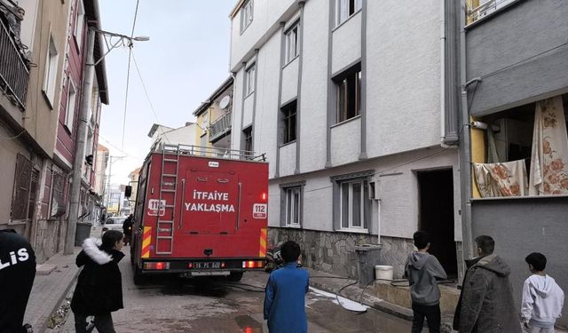 Bursa’da ekipler zamanla yarıştı: Evdeki 2 küçük çocuk…