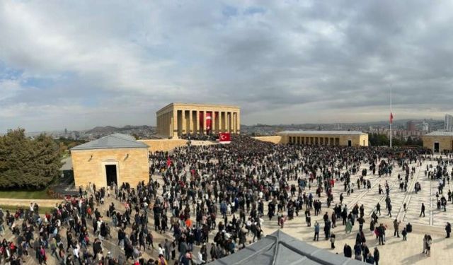 Anıtkabir’de ziyaretçi sayısı rekor kırdı