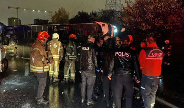 İstanbul'da yolcu otobüsü devrildi: 2 ölü, 15 yaralı!