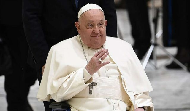 Papa Francis, son yolculuğuna uğurlanıyor