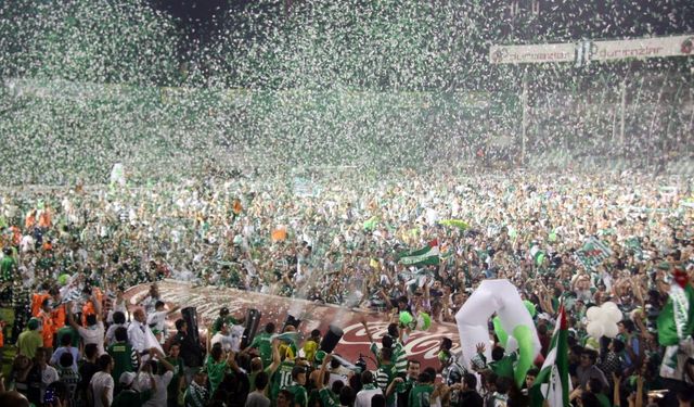 Bursaspor’un şampiyonluğu 15 yıl önce yaşananları hatırlattı