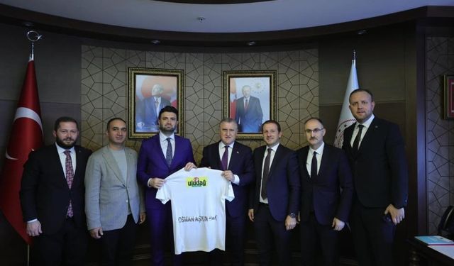 Bakan Bak'tan Çelik'e destek sözü