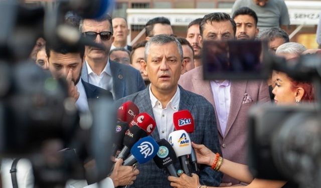 Özel bayram namazını Manisa’da kıldı