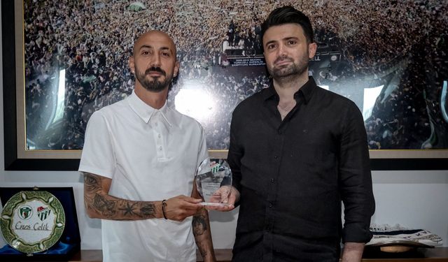Bursaspor, kaptan Özek’le yolları ayırdı!