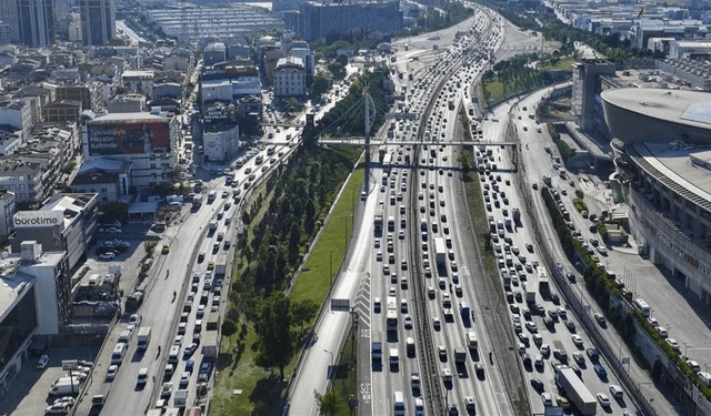 Yollarda bayram trafiği artıyor