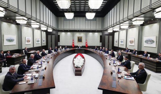 Kabine Ahlat'ta toplanıyor