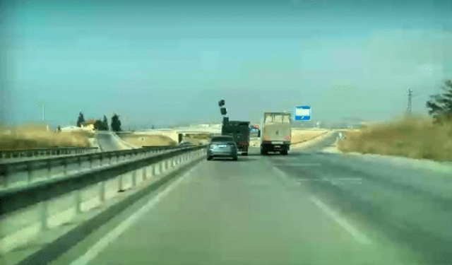 Uçan kasalar trafiği karıştırdı!