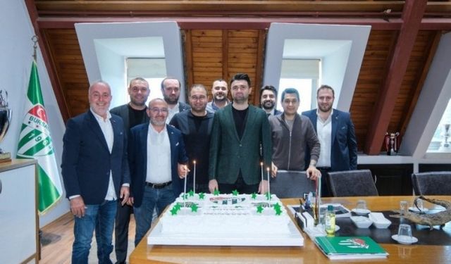 Başkan Çelik'e doğum günü sürprizi!