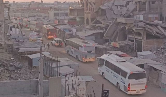 Gazze'de tarihi anlar! Takas başladı