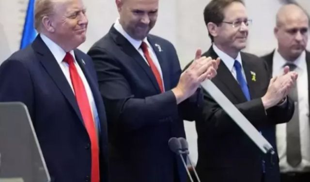 Trump'a İsrail Meclisi'nde protesto!