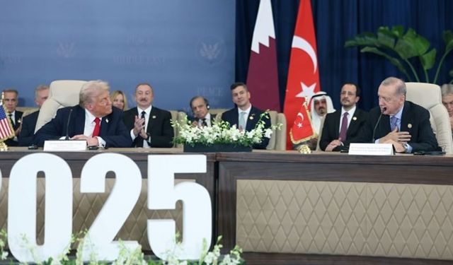 Mısır’daki Gazze zirvesinde imzalar atıldı