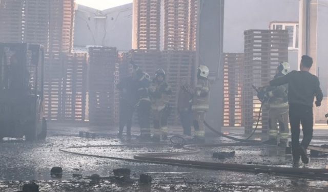 Bursa'da korkutan yangın! İşçi yaralandı