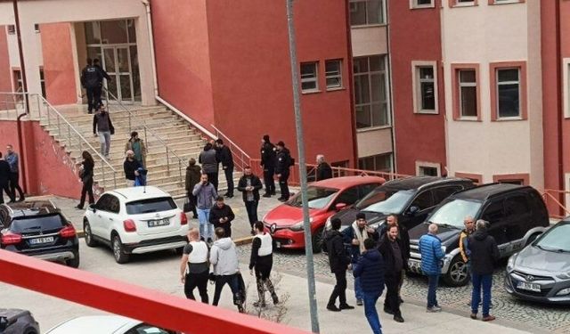 Üniversitede rehine krizi! Giriş çıkışlar kapatıldı