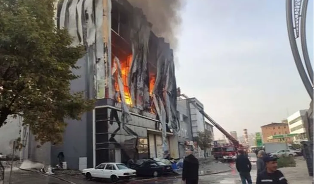 Parfüm imalathanesinde yangın: 6 ölü