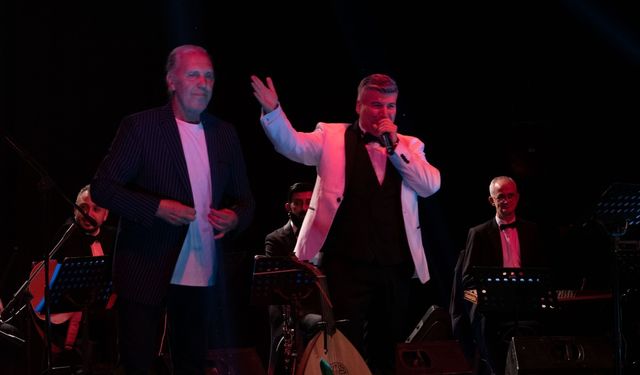 ÇEKSanat GKM’de “Zamansız Şarkılar” gecesi