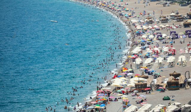 Antalya turizminden 17,5 milyar dolarlık katkı