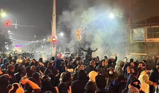 İran'da neler oluyor?