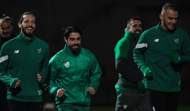 Bursaspor'un Antalya kampı başladı