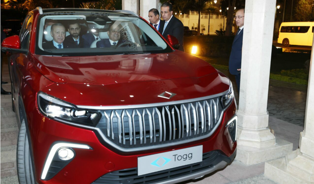 Erdoğan, Sisi’ye Togg hediye etti