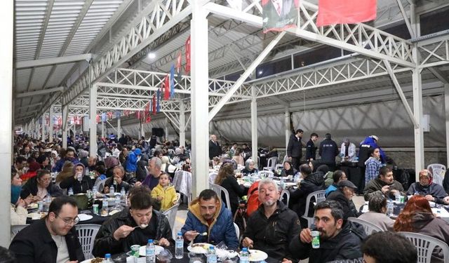 Bereket sofrası Yıldırım'da kuruldu