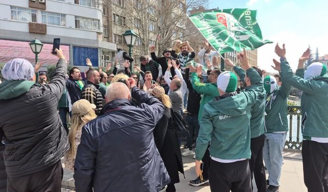 Bursaspor taraftarı akın etti
