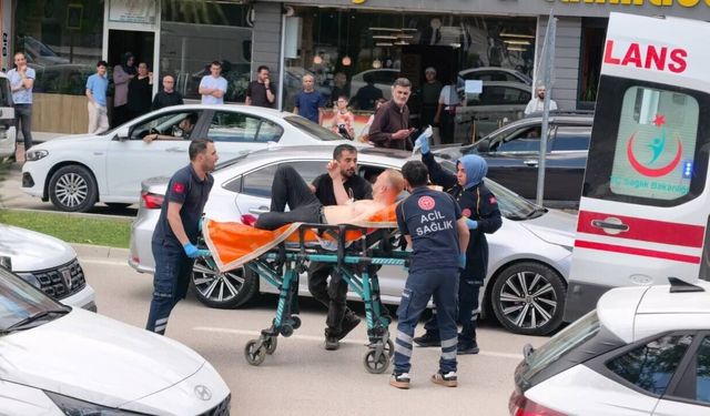 BURSA’DA ‘YOL VERME’ KAVGASI: 1’İ POLİS 5 YARALI