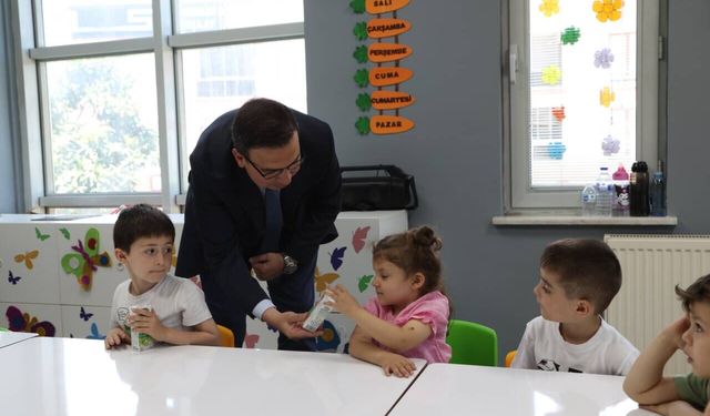 Bursa’da çocuklara süt dağıtımı!