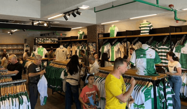 BURSASPOR TARAFTARI FORMAYA KOŞTU